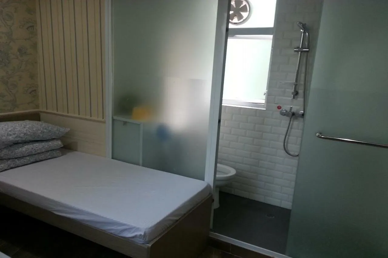 K & B Hostel Hong Kong