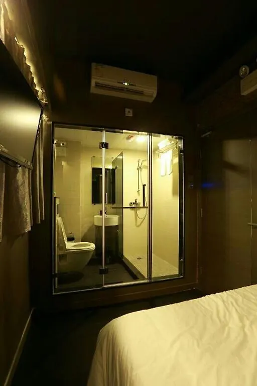 K & B Hostel Hong Kong